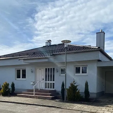 Large For 6, 3 Bedrooms, Next To Munich & Airport *