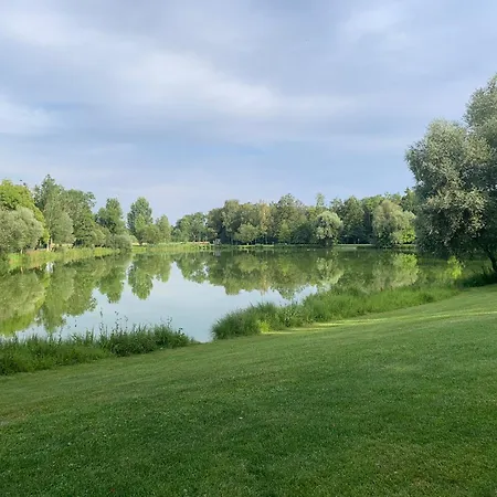 Large For 6, 3 Bedrooms, Next To Munich & Airport Apartment *
