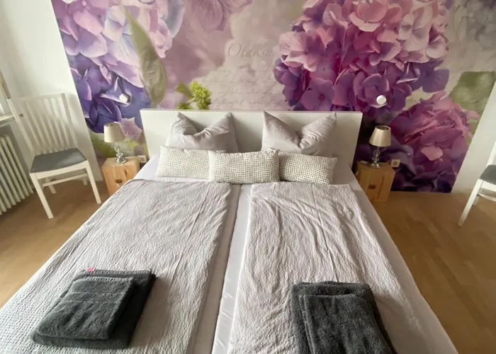 Spacious 3-br For 6 - Enjoy Christmas Time In Munich Apartment *