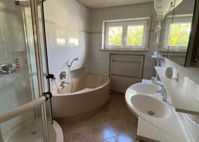 Spacious 3-br For 6 - Enjoy Christmas Time In Munich