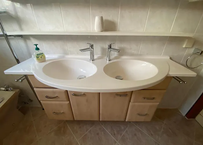 Spacious 3-br For 6 - Enjoy Christmas Time In Munich